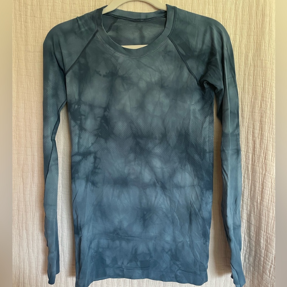 Lululemon long sleeve top size 6